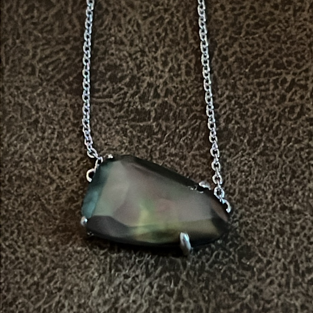 Kendra Scott ISLA Silver Necklace with Stone Pendant